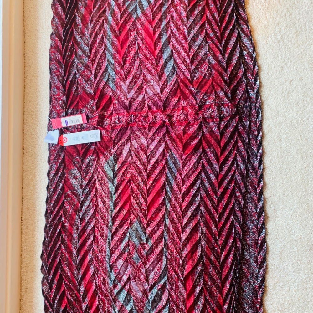 Red loop scarf